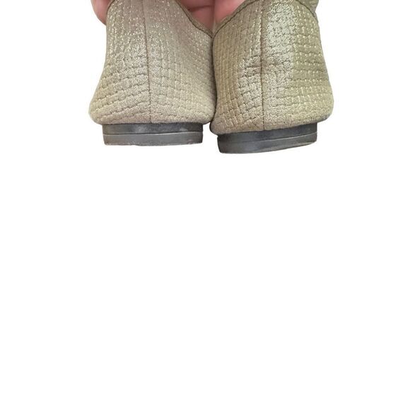 Enzo Angiolini Capaz
Taupe/Tan Bow Toe Flats Shimmer
Leather Size: 7 - Picture 3 of 7